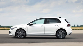 VOLKSWAGEN Golf 1.5 TSI eHybrid DSG Edition Plus